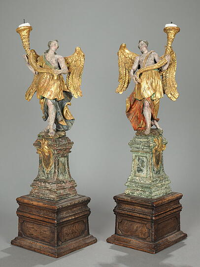 Paar Leuchterengel süddt. – österreichisch, 18. Jh. Lindenholz. Stand K26.