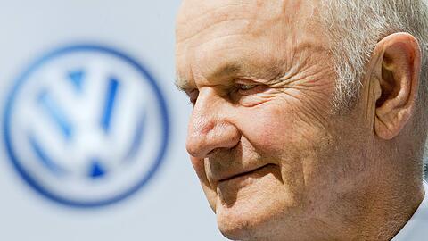 Der tagelange Machtkampf in der Konzernspitze bei Volkswagen hat Aufsichtsratsboss Ferdinand Piëch das Amt gekostet.