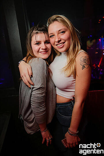 Auch an den Weihnachtsfeiertagen hatte der Neuraum geöffnet. Klicken Sie sich durch die Partybilder vom 24. und 25. Dezember.