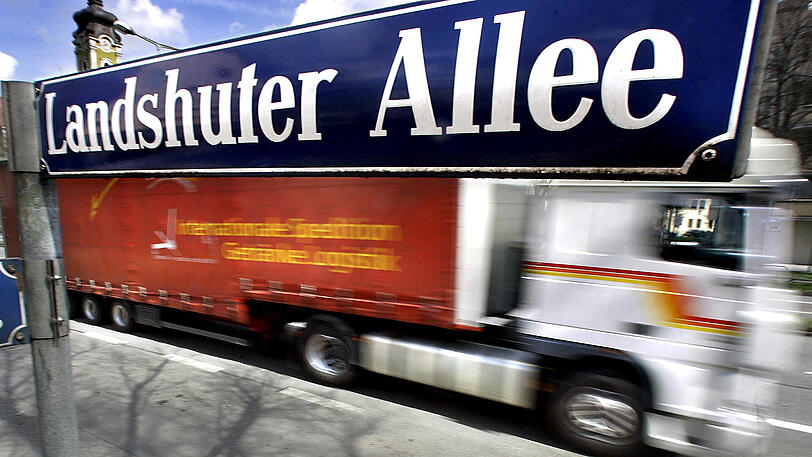 An der Landshuter Allee steht der "Gott.de"-Blitzer. Er wurde in der Nacht in Brand gesteckt.