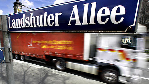 An der Landshuter Allee steht der "Gott.de"-Blitzer. Er wurde in der Nacht in Brand gesteckt.