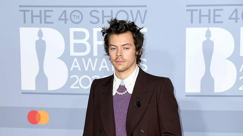 Harry Styles in Perlen bei den Brit Awards