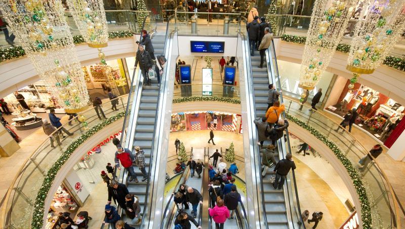 Einkaufszentrum in Dresden: Der Konsum zeigt sich dank der guten Lage auf dem Arbeitsmarkt erstaunlich robust. Einkaufszentrum in Dresden: Der Konsum zeigt sich dank der guten Lage auf dem Arbeitsmarkt erstaunlich robust.