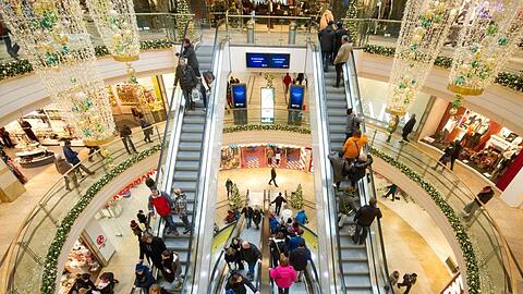 Einkaufszentrum in Dresden: Der Konsum zeigt sich dank der guten Lage auf dem Arbeitsmarkt erstaunlich robust.