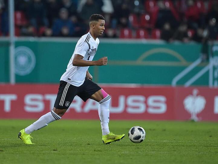 Felix Uduokhai von Deutschland für die U-21 am Ball. Foto: Silas Stein/Archiv