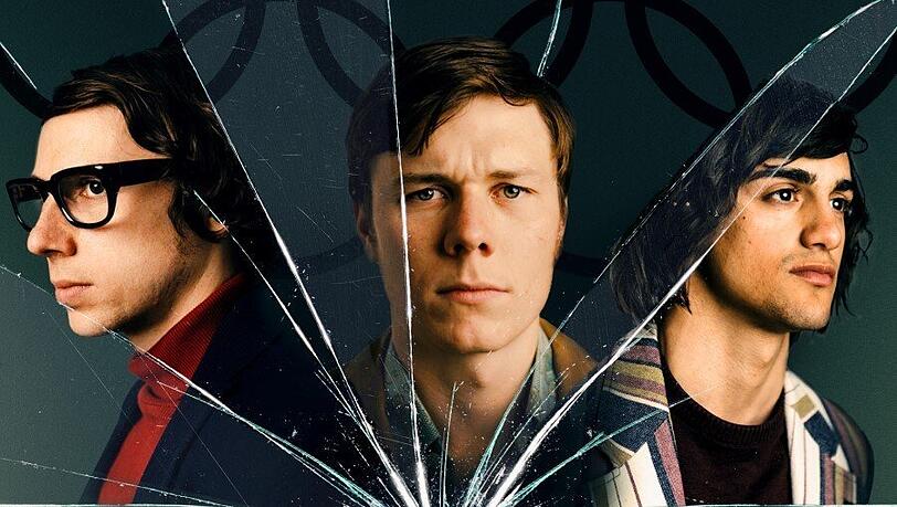 Das Doku-Drama "1972 - Münchens schwarzer September" (l.) ist auf Sky und Wow abrufbar. Der Film rekonstruiert das Olympia-Attentat aus drei Perspektiven: die der Opfer, der Polizisten und der Attentäter. Die persönlichen Geschichten ausgewählter Protagonisten sind verwoben mit Archivmaterial, Spielfilmszenen und Zeitzeugen aus Deutschland, Libanon, Jordanien, Israel und dem Westjordanland.
