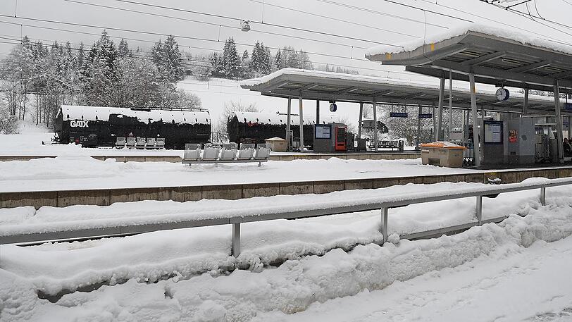 Der Bahnsteig in St. Johann: Hier kam es zum tragischen Unglück.