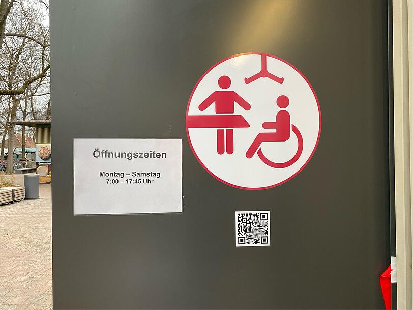 Der Begriff "Toilette f&uuml;r alle" meint: f&uuml;r  Menschen mit allen Arten von Behinderung. Das erkl&auml;rt seit Montag (9.2.) ein Piktogramm an der Toilettent&uuml;r am Elisabethmarkt.
