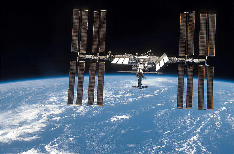 Eilig müssen zwei US-Astronauten auf der Raumstation ISS ihren Forschungsbereich verlassen. Ein giftiger Stoff könnte ausgetreten sein. Nach ersten Untersuchungen gibt die Nasa Entwarnung.