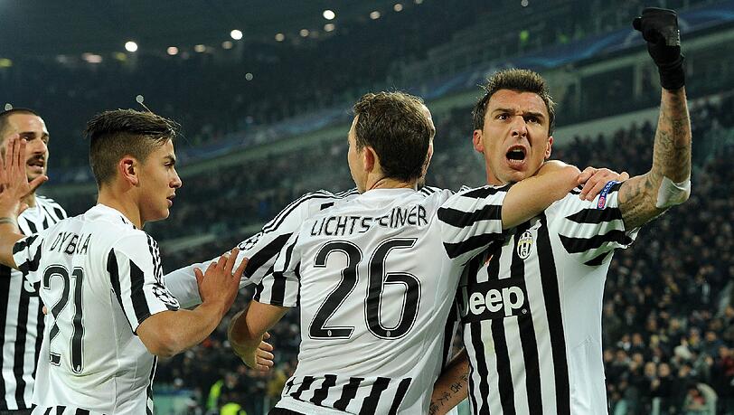 Auf Platz neun folgt Juventus Turin mit dem ehemaligen Bayern-Stürmer Mario Mandzukic, Turin ist laut Forbes knapp 1,3 Milliarden Dollar wert. Auf Platz neun folgt Juventus Turin mit dem ehemaligen Bayern-Stürmer Mario Mandzukic, Turin ist laut Forbes knapp 1,3 Milliarden Dollar wert.