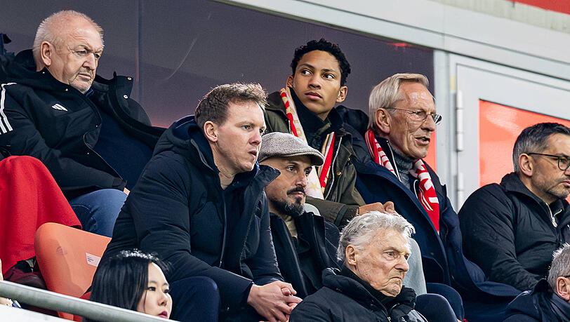Dieser Tage Dauergast in der Allianz Arena: Bundestrainer Julian Nagelsmann sa&szlig; gegen Hoffenheim und Leipzig auf der VIP-Trib&uuml;ne.