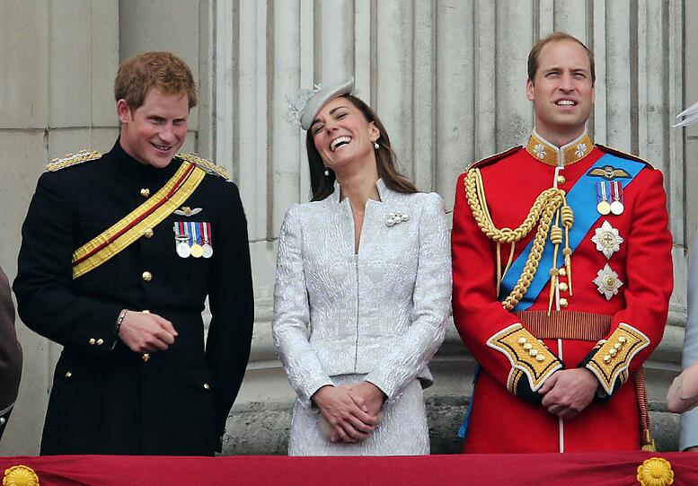 Schönes Trio, das sich super versteht: Harry, Kate und William.