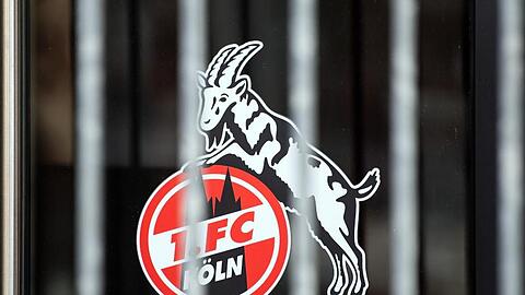 Beim 1. FC Köln wurden zwei Spieler positiv auf das Coronavirus getestet.