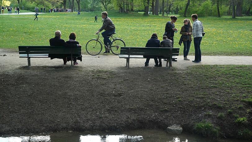 Ostern 2014 in München: AZ-Fotograf Daniel von Loeper hat am Wochenende die Biergärten, die Isar, den Tierpark und den Englischen Garten besucht und tolle Fotos gemacht. So schön war das Osterwochenende... Ostern 2014 in München: AZ-Fotograf Daniel von Loeper hat am Wochenende die Biergärten, die Isar, den Tierpark und den Englischen Garten besucht und tolle Fotos gemacht. So schön war das Osterwochenende...