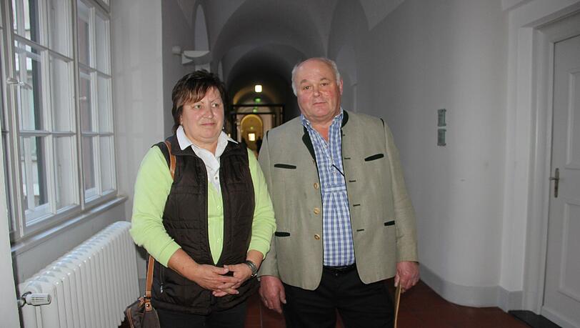 Verklagte den Freistaat: Hubert S. kam mit seiner Frau Heidi ins Oberlandesgericht. Verklagte den Freistaat: Hubert S. kam mit seiner Frau Heidi ins Oberlandesgericht.
