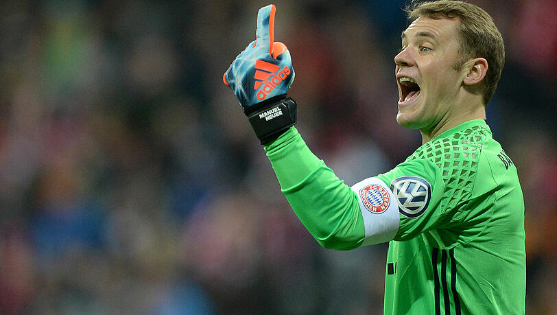 MANUEL NEUER - Note 3. Bei Uths Knaller zum 1:0 genauso chancenlos (27. Minute) wie beim zweiten Streich des Stürmers aus kurzer Distanz (51.). Rettete mit einem Klasse-Reflex gegen Zuber (42.). Von seinen Kollegen mit anspruchsvollen Rückpässen geprüft, aber das kann Neuer ja. (Archivfoto) MANUEL NEUER - Note 3. Bei Uths Knaller zum 1:0 genauso chancenlos (27. Minute) wie beim zweiten Streich des Stürmers aus kurzer Distanz (51.). Rettete mit einem Klasse-Reflex gegen Zuber (42.). Von seinen Kollegen mit anspruchsvollen Rückpässen geprüft, aber das kann Neuer ja. (Archivfoto)