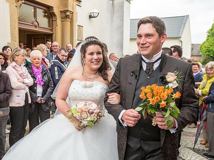 Liebesglück bei "Bauer sucht Frau" gefunden: Guy hat seine Victoria in Luxemburg kirchlich geheiratet
