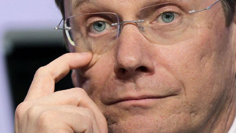 Viele in der FDP wollen Guido Westerwelle als Parteichef offenbar möglichst schnell loswerden. Viele in der FDP wollen Guido Westerwelle als Parteichef offenbar möglichst schnell loswerden.