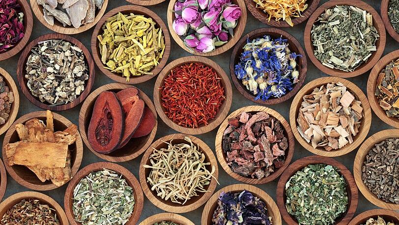 Die ayurvedische Küche arbeitet mit aromatischen Gewürzkombinationen. Die ayurvedische Küche arbeitet mit aromatischen Gewürzkombinationen.