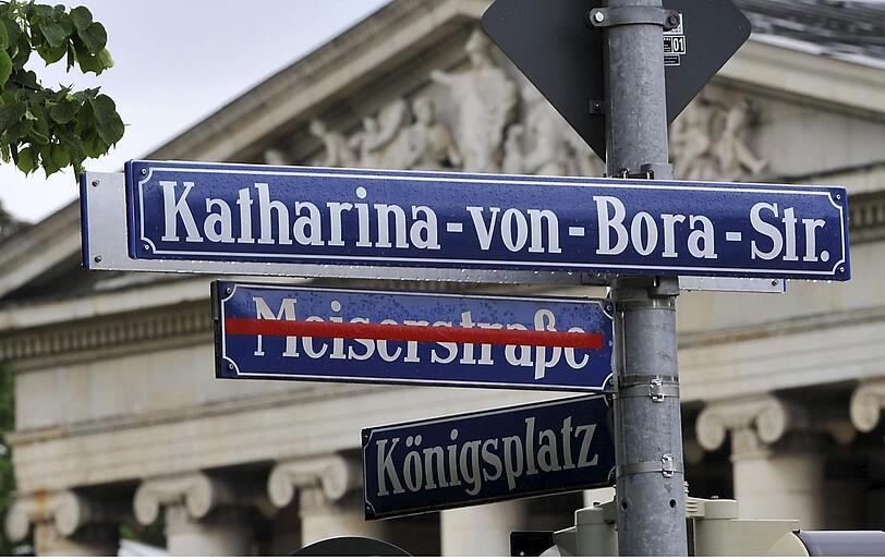Die Katharina-von-Bora- Straße ist eine von 288 Straßen mit weiblicher Namenspatronin. Wobei die Umbenennung der Meiserstraße eher nichts mit Gleichberechtigung, sondern mit Politik zu tun hatte.