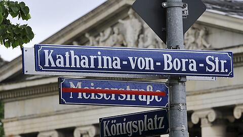 Die Katharina-von-Bora- Straße ist eine von 288 Straßen mit weiblicher Namenspatronin. Wobei die Umbenennung der Meiserstraße eher nichts mit Gleichberechtigung, sondern mit Politik zu tun hatte.