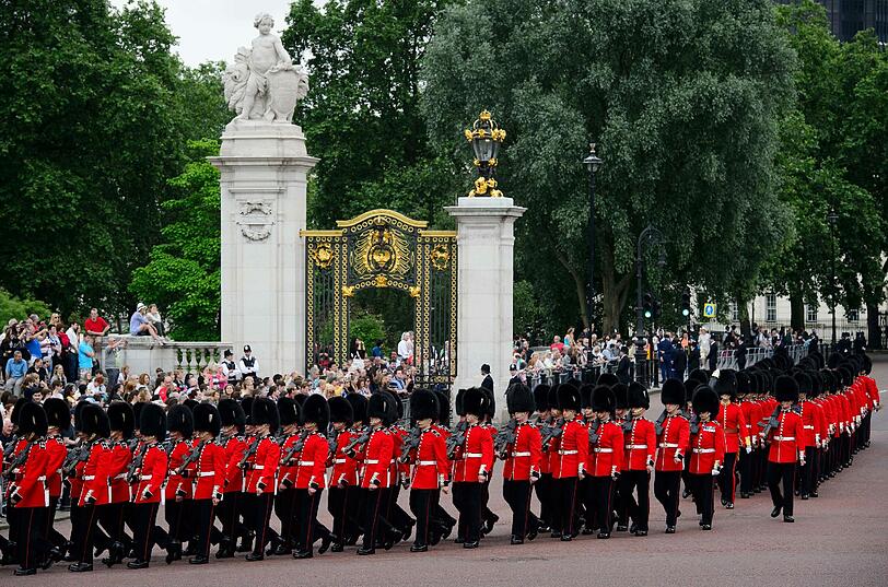 Trooping the Colour. Die Queen feierte am Samstag ihren 88. Geburtstag nach. Die Bilder!