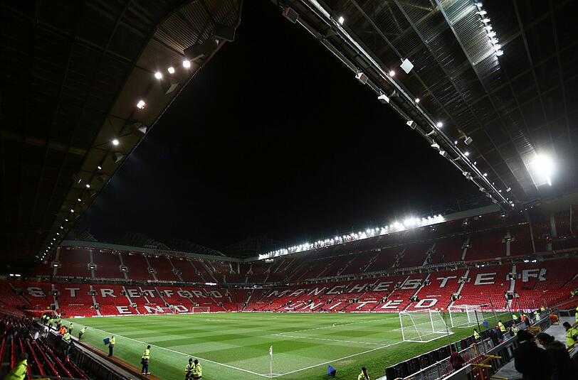 Platz 9 - Old Trafford
Ort: Manchester (England)
Plätze: 75.731
Teams: Manchester United
Eröffnung: 19. Februar 1910
Spitzname(n): Theatre of Dreams