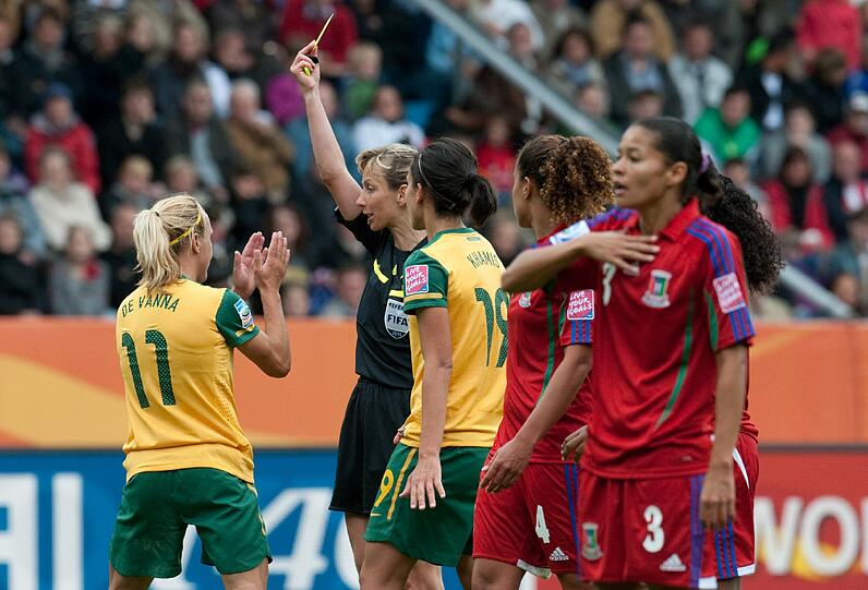 8. Fußball Er sagt: &bdquo;Frauenfußball? Guck ich nicht!&ldquo;