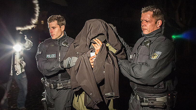 Für viele Schleuser endet die Reise im Gefängnis - das zeigen die aktuellen Zahlen der bayerischen Justiz. Für viele Schleuser endet die Reise im Gefängnis - das zeigen die aktuellen Zahlen der bayerischen Justiz.
