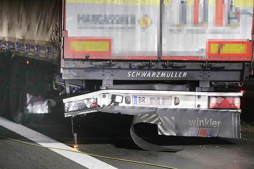 An dem Lkw entstand ein Sachschaden von etwa 1.200 Euro.