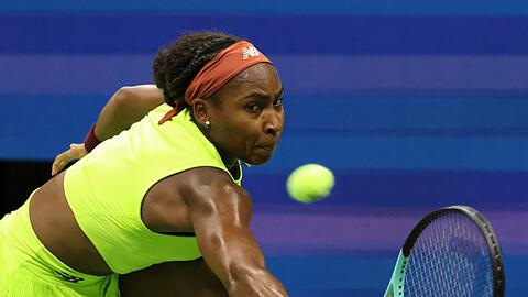 US-Amerikanerin Coco Gauff setzt sich beim Match durch.