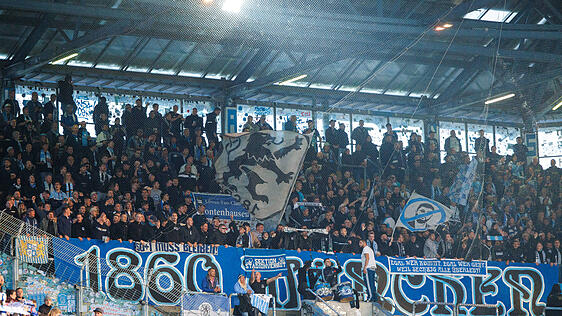 Dürften noch nicht mit dem Auftritt des TSV 1860 zufrieden sein: Die Fans von Sechzig.