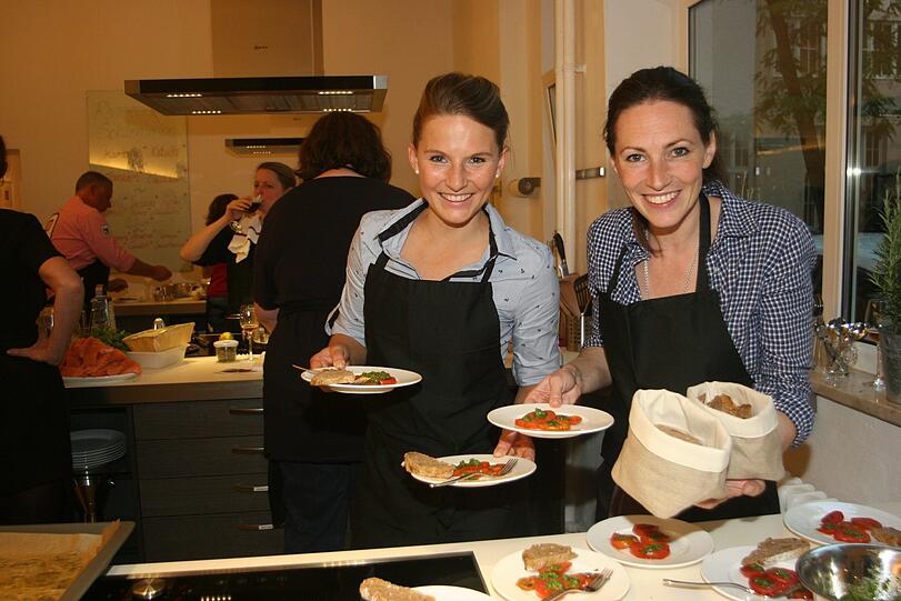 Wer läuft, darf auch essen &ndash; gesund und schmackhaft. Ingalena Heuck und Valerie Kitzinger prärsentieren &bdquo;Rennen & Schlemmen&ldquo;