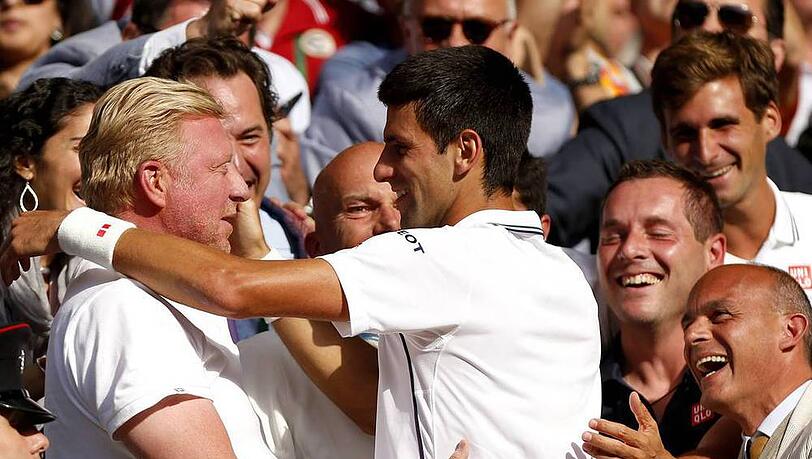 Boris Becker nimmt Novak "Nole" Djokovic in die Arme Boris Becker nimmt Novak "Nole" Djokovic in die Arme