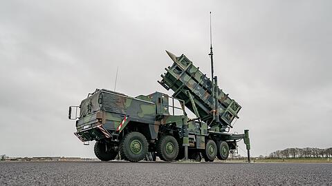 Ein gefechtsbereites Flugabwehrraketensystem vom Typ "Patriot" des Flugabwehrraketengeschwaders 1 der Bundeswehr.
