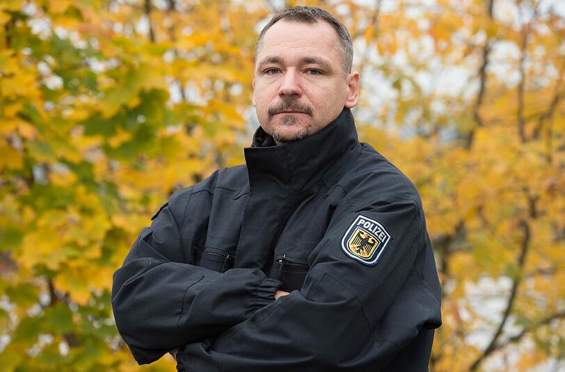 Bundespolizist Dirk Jungnickel: Der 36-Jährige kommt aus Bad Düben bei Leipzig und ist fast 16 Stunden täglich an den Grenzübergängen in Niederbayern im Dienst.