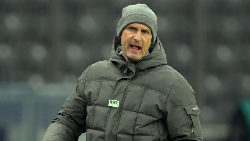 Augsburgs Trainer Heiko Herrlich.