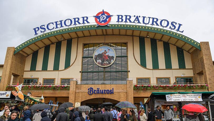 In der Bräurosl wird die Maß Bier heuer wohl mehr als 15 Euro kosten. (Archivbild)