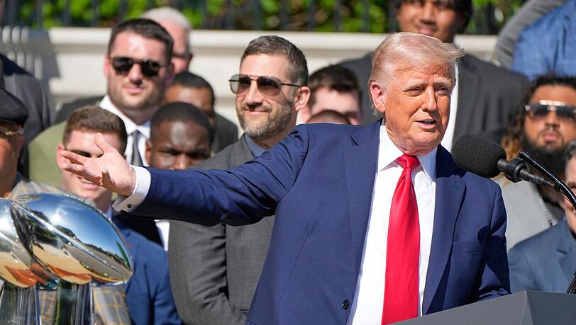 Donald Trump würdigte die Eagles für ihren Sieg im Super Bowl.