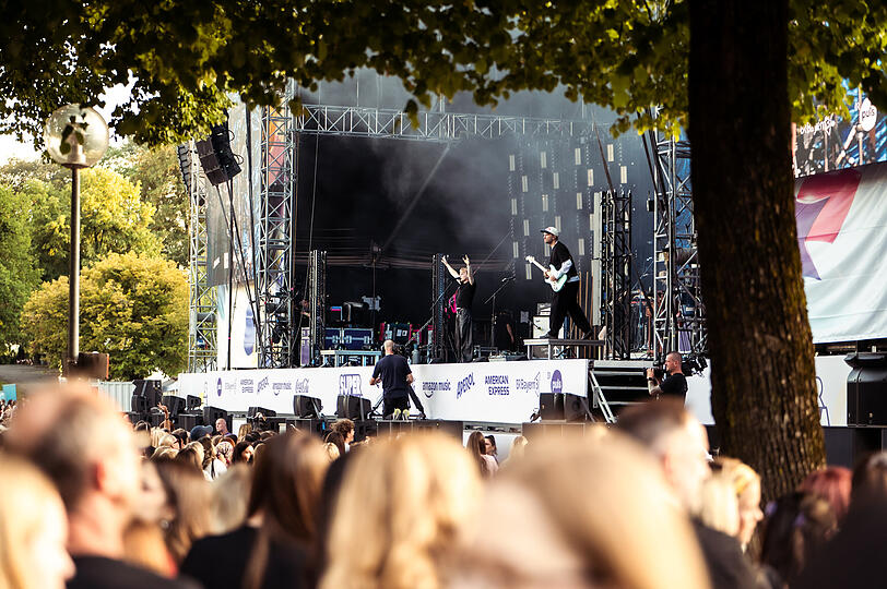 Festivalstimmung beim Superbloom im Olympiapark.