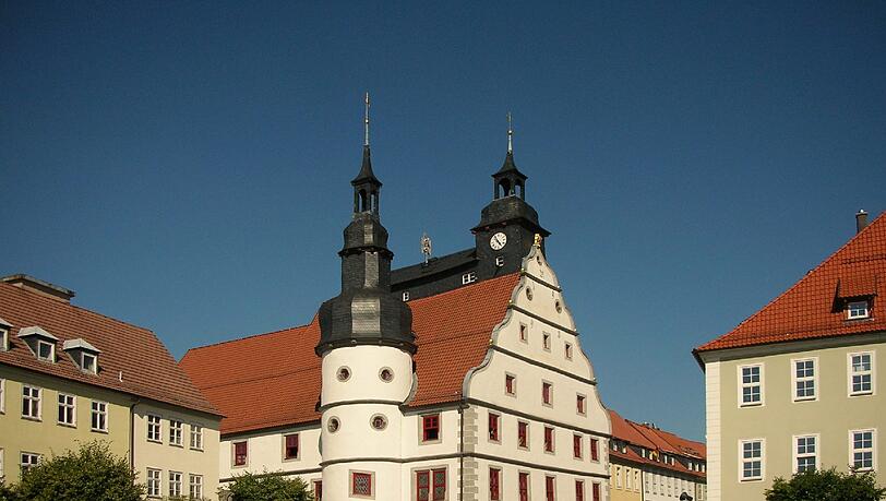 Würde sich auch in Bayern gut machen: Das historische Rathaus von Hildburghausen (noch Thüringen). Würde sich auch in Bayern gut machen: Das historische Rathaus von Hildburghausen (noch Thüringen).