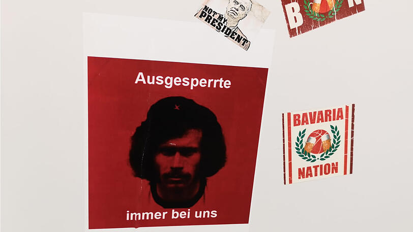 Bei der Jahreshauptversammlung gab es auch vereinzelte Kritik an der Maßnahme der Bayern-Führung, Ex-Spieler Paul Breitner von der Ehrentribüne der Allianz Arena zu verbannen.