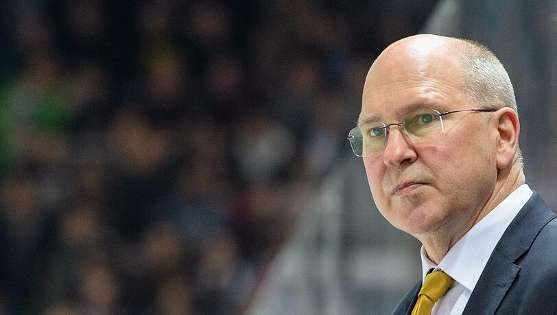 Mit seiner Mannschaft auf Erfolgskurs: EHC-Coach Don Jackson. Mit seiner Mannschaft auf Erfolgskurs: EHC-Coach Don Jackson.