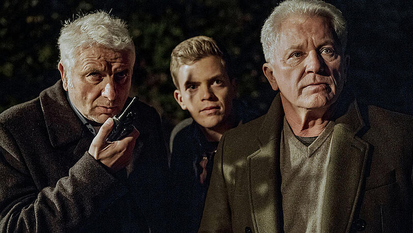 "Tatort": Die Kommissare Franz Leitmayr (Udo Wachtveitl), Kalli Hammermann (Ferdinand Hofer) und Ivo Batic (Miroslav Nemec) beobachten einen Verdächtigen "Tatort": Die Kommissare Franz Leitmayr (Udo Wachtveitl), Kalli Hammermann (Ferdinand Hofer) und Ivo Batic (Miroslav Nemec) beobachten einen Verdächtigen