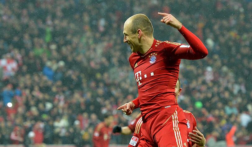 ARJEN ROBBEN: Note 1. In aller Kürze: Das 2:0 durch eine kurze Ecke eingeleitet, dann an Adler gescheitert (30.), Ecke zum 3:0 geschlagen, das 4:0 selbst gemacht, Großchance vergeben (44.), das 6:0 vorbereitet, das 7:0 per Heber als Krönung. Noch Fragen? Stehende Ovationen von der Haupttribüne bei der Auswechslung. Wird schwer, ihn gegen Juventus auf die Bank zu setzen.
