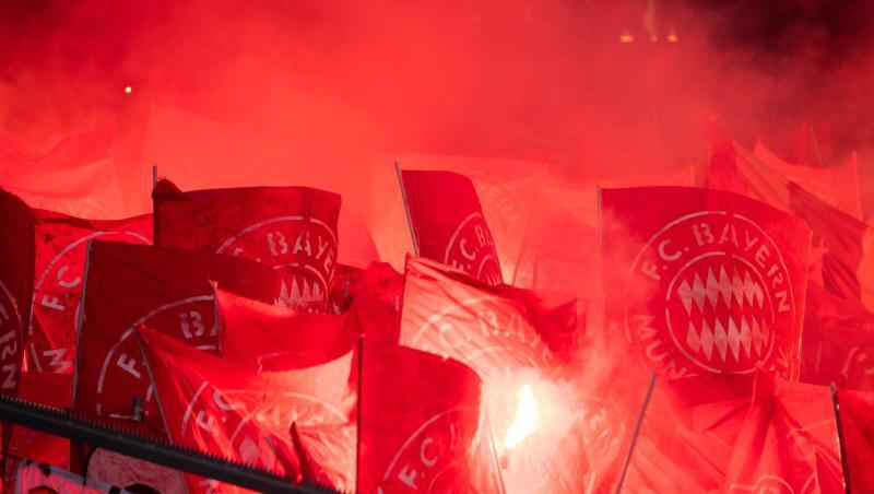 Fans des FC Bayern München zünden Pyrotechnik. Foto: Tom Weller/dpa/Archivbild Fans des FC Bayern München zünden Pyrotechnik. Foto: Tom Weller/dpa/Archivbild