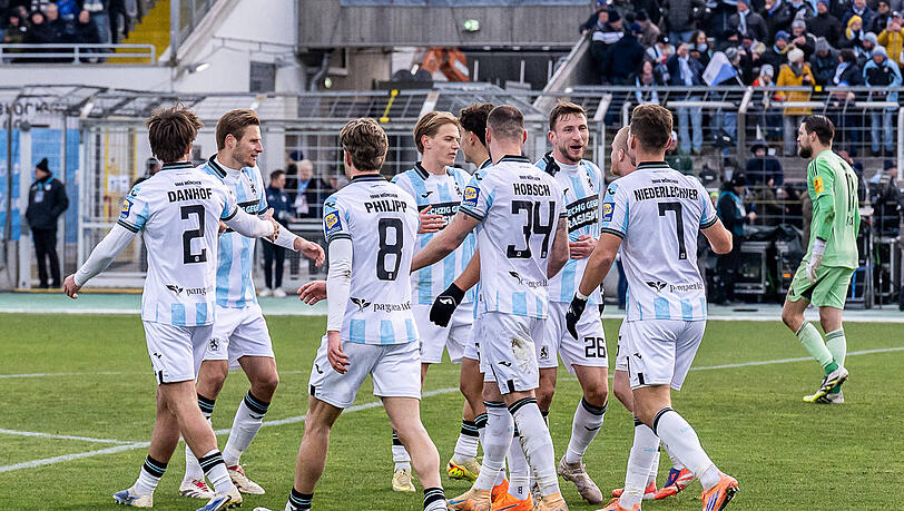 Die Löwen feierten am Sonntag einen 2:0-Sieg gegen den 1. FC Saarbrücken.