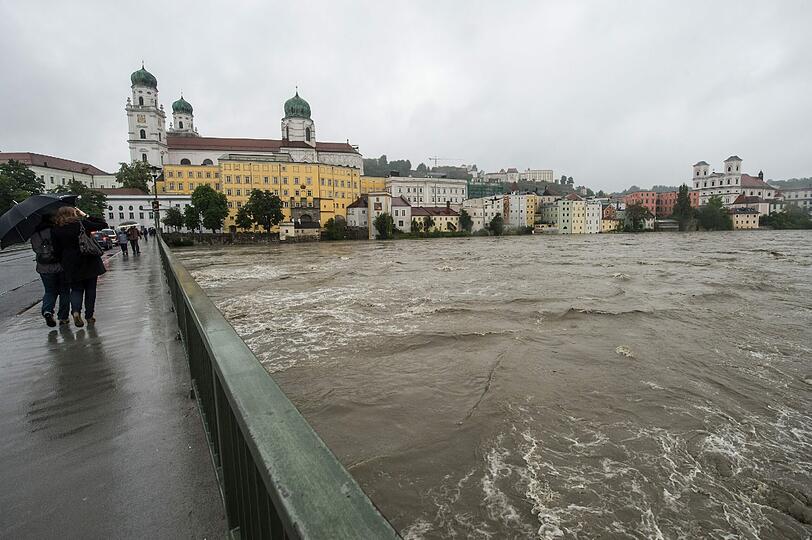 Der Pegelstand der Donau in Passau steigt und steigt. Die Bilder der Überflutung aus der Altstadt.