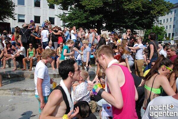 So schrill wird der CSD 2013 in der Münchner Innenstadt gefeiert. Noch mehr Partyfotos unter:  www.nachtagenten.de