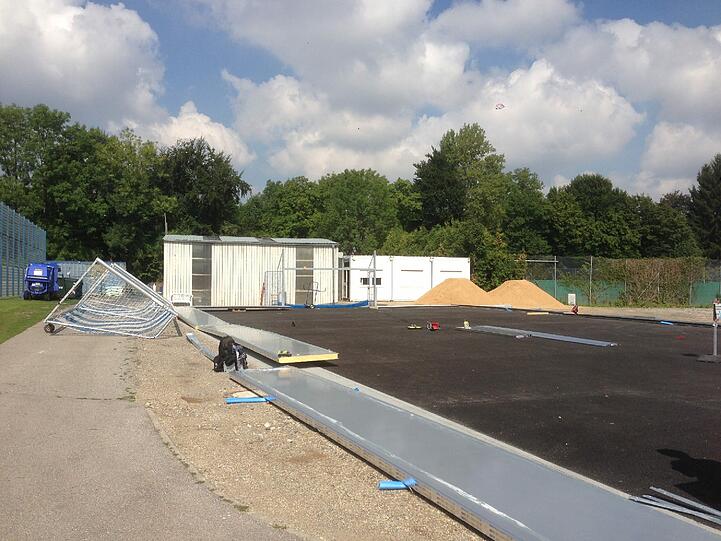 Der neue Soccer-Court entsteht.